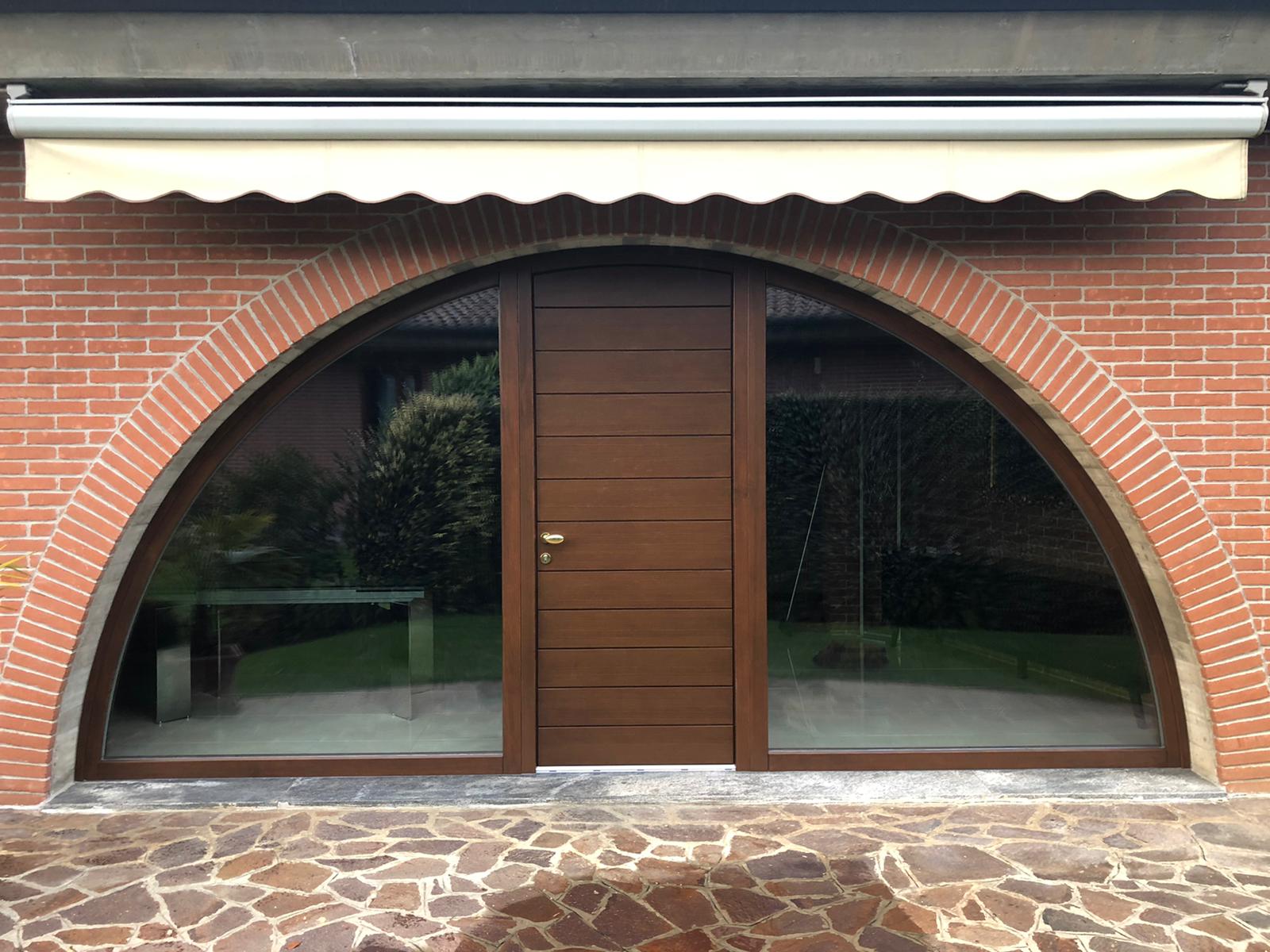 finestra in legno ad arco (1) (1)
